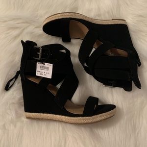 NWT Strappy Platform Sandal